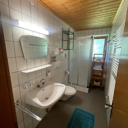 Laura 公寓 洛伊塔施